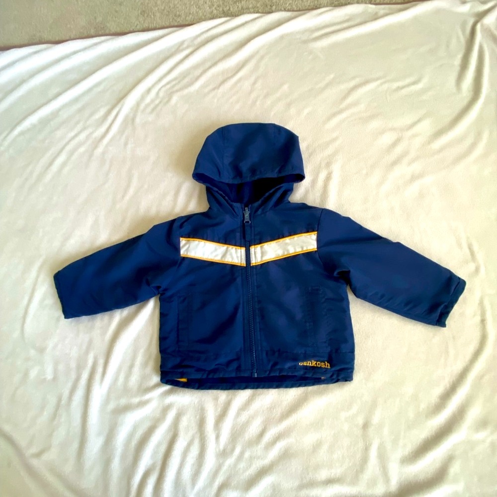 Oshkosh kids jacket with hood and side pockets.. size 18 months.  EUC